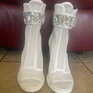 Karl Lagerfeld Paris Blayze White Rhinestone & Mesh Peep Toe Bootie Size 9M